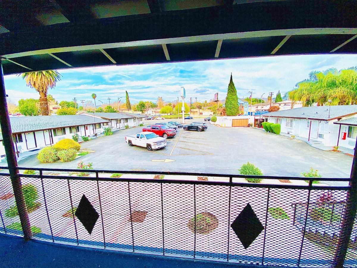 Casa Blanca Inn & Suites Whittier Exterior photo