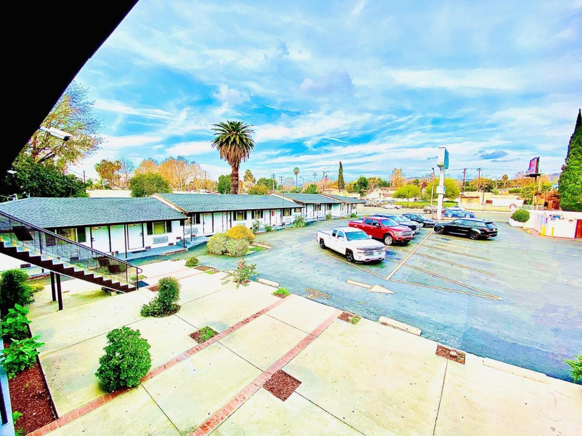 Casa Blanca Inn & Suites Whittier Exterior photo