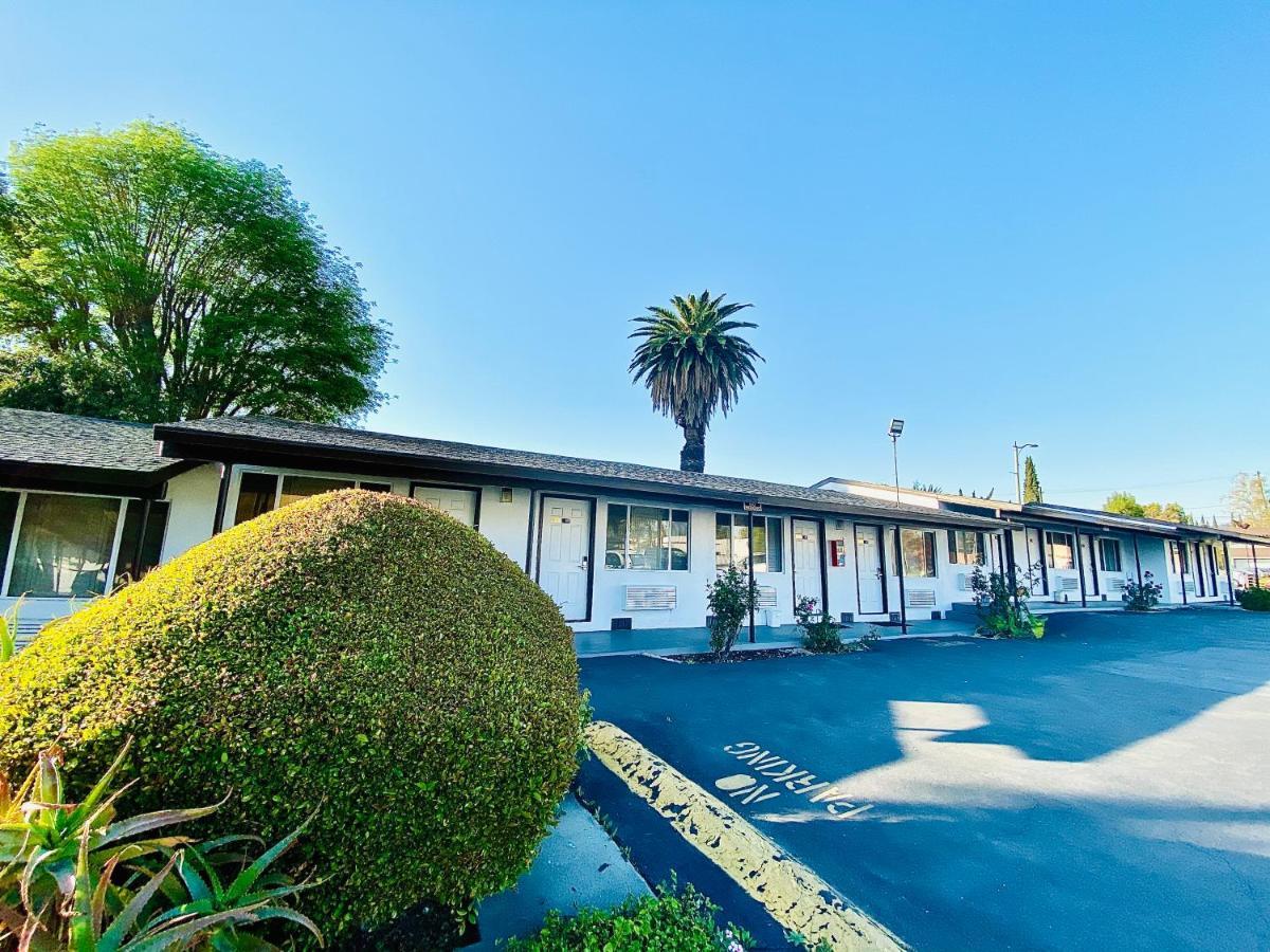 Casa Blanca Inn & Suites Whittier Exterior photo