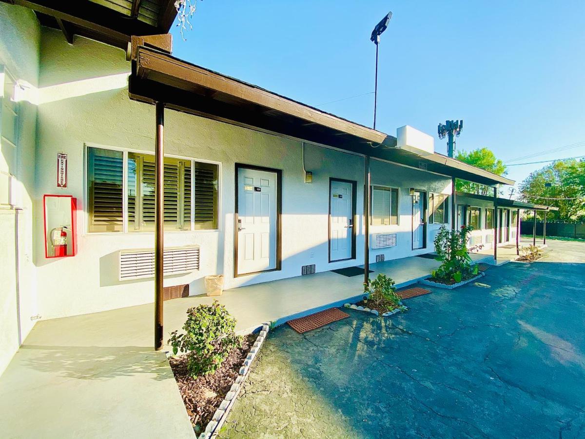 Casa Blanca Inn & Suites Whittier Exterior photo